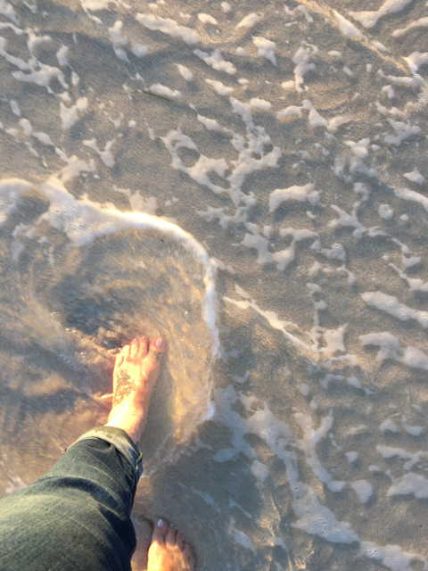 dipping the feet in water